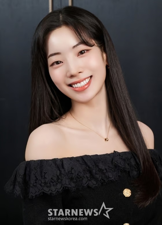 영화 '그 시절, 우리가 좋아했던 소녀'(감독 조영명)의 주연배우 다현이 27일 진행된 인터뷰를 위해 포즈를 취하고 있다. /사진제공=영화사테이크 2025.02.27