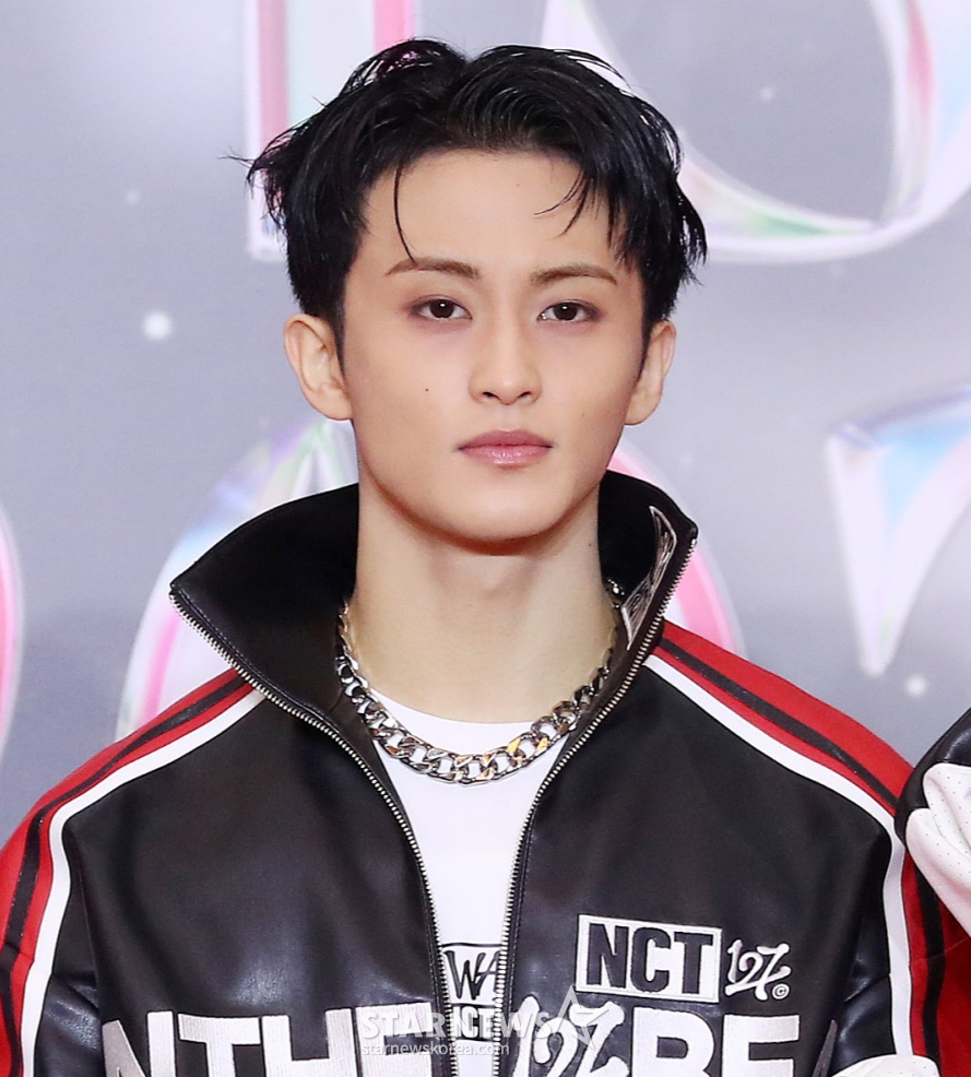 그룹 NCT127 마크가 태국 방콕 임팩트 챌린저 홀 1-2(IMPACT Challenger Hall 1-2)에서 진행된 '제 9회 아시아 아티스트 어워즈'(The 9th Asia Artist Awards, 이하 'AAA 2024')' 레드카펫 행사에 참석해 포즈를 취하고 있다. /사진=김창현 chmt@