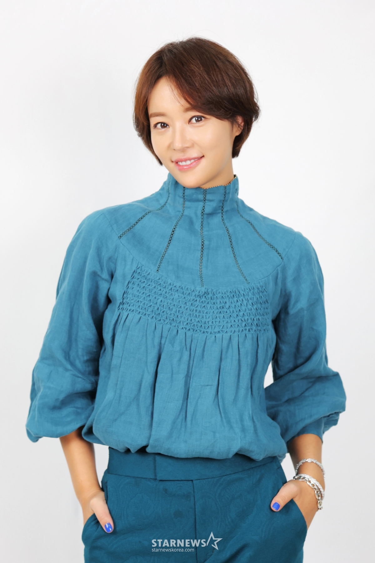 황정음이 29일 온라인으로 진행된 SBS플러스 예능 '솔로라서' 제작발표회에서 포즈를 취하고 있다. /사진제공=SBS플러스 2024.10.29 /사진=이동훈 photoguy@