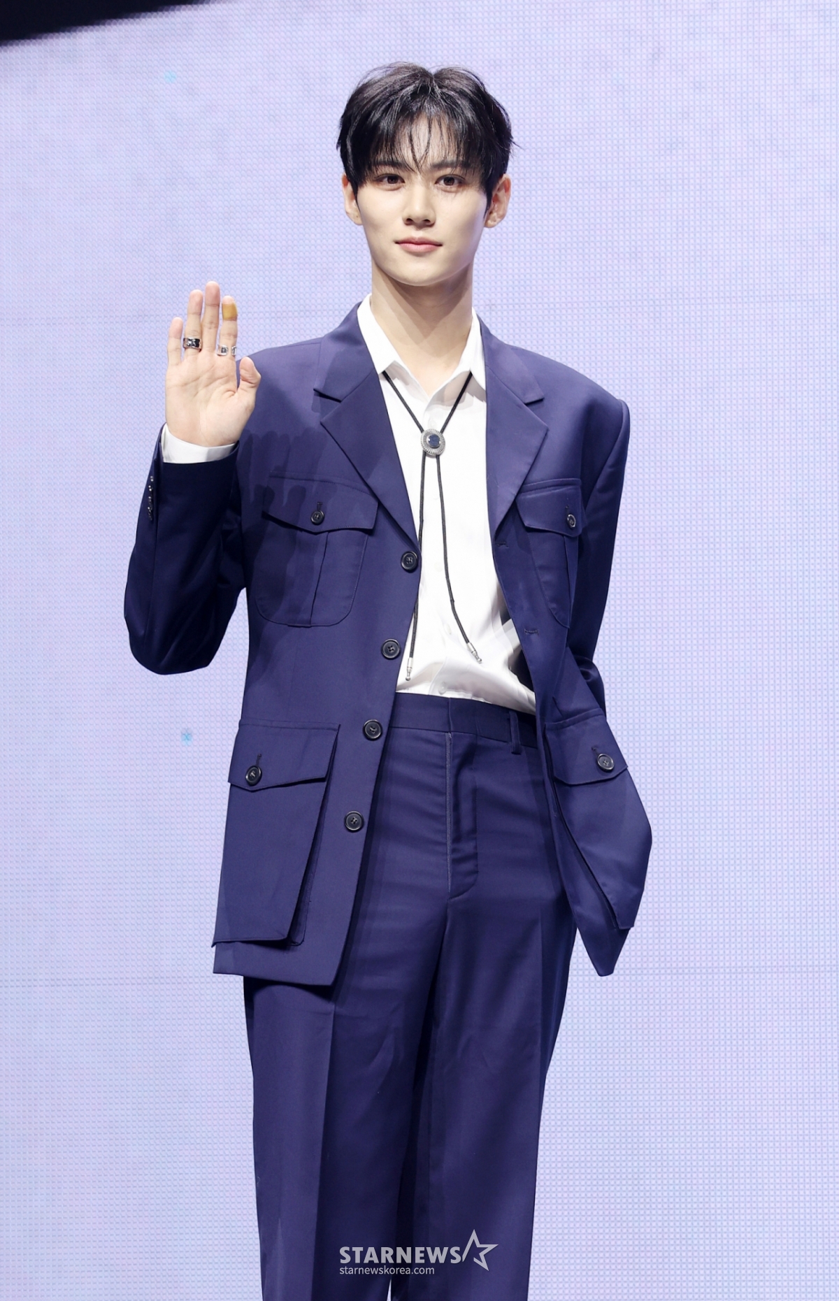 그룹 루네이트 이안이 17일 서울 광진구 예스24 라이브홀에서 진행된 두 번째 싱글 앨범 'LOST' 발매 기념 쇼케이스에서 포즈를 취하고 있다. /2025.09.17 /사진=김휘선 hwijpg@