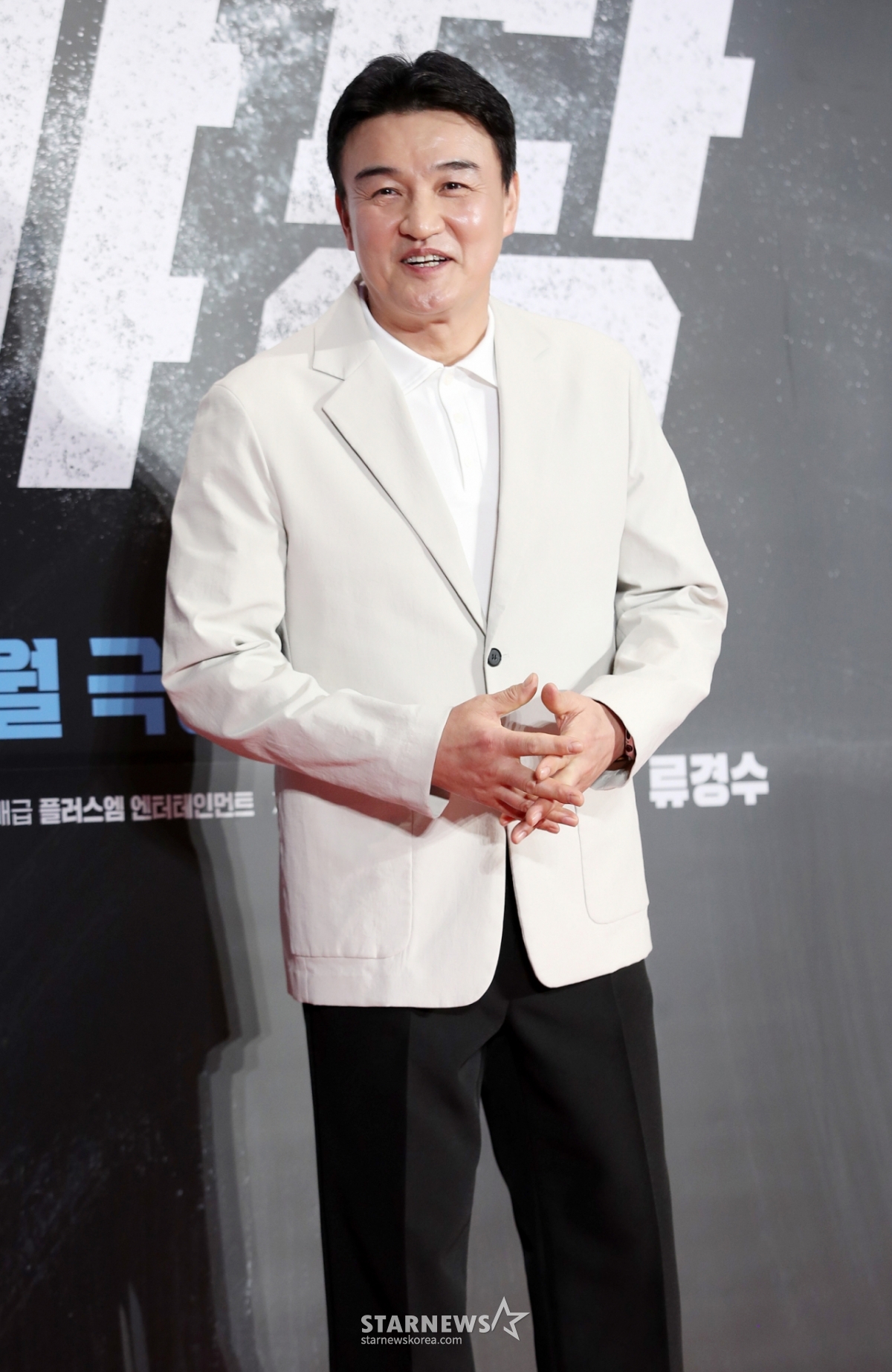 배우 박중훈이 15일 서울 강남구 코엑스에서 열린 영화 '야당(감독 황병국)' VIP 시사회에서 포즈를 취하고 있다. /2025.04.15 /사진=김휘선 hwijpg@