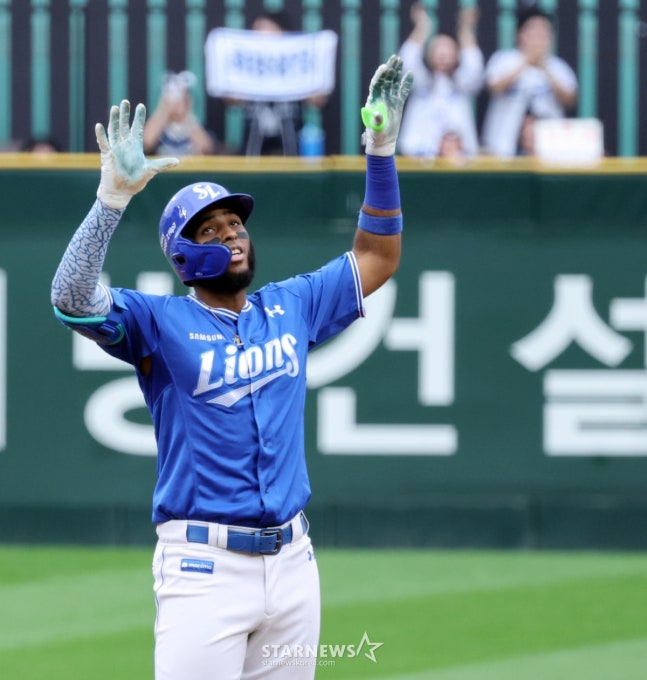 '시즌 50홈런→아직 PS 0홈런' 디아즈 침묵이 길다, '라팍 32홈런' 파워 이제야 보여주나 | 스타뉴스