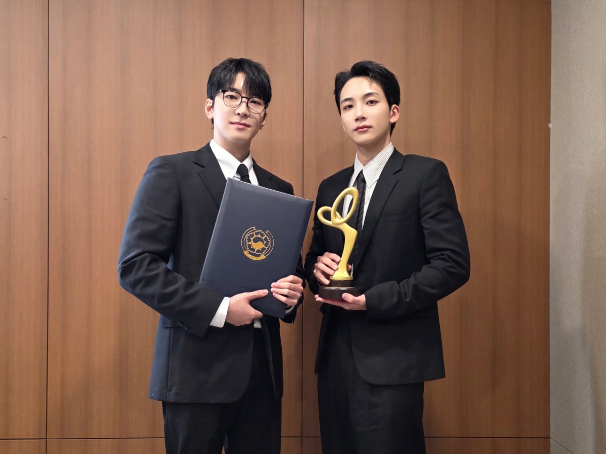 세븐틴 원우(왼쪽)와 정한 /사진제공=플레디스 엔터테인먼트