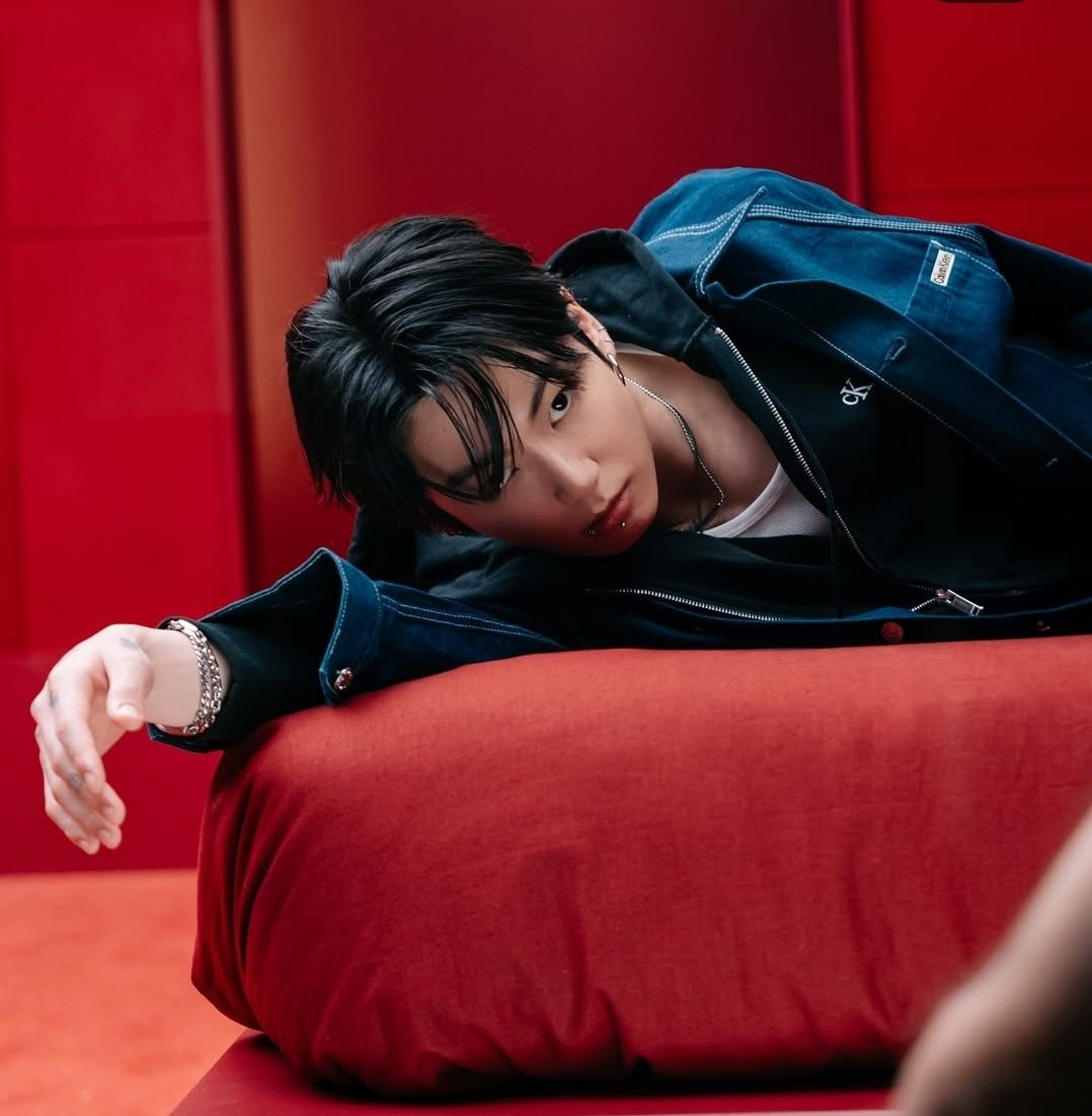 초강력 '정국 효과' ..방탄소년단 정국 캘빈클라인 캠페인 공개 후 美