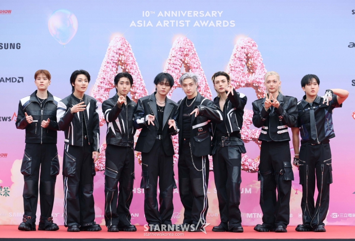 그룹 스트레이키즈가 6일 대만 가오슝 내셔널 스타디움에서 진행된 스타뉴스 주최 '10주년 아시아 아티스트 어워즈 2025(10th Anniversary Asia Artist Awards 2025, '10주년 AAA 2025') 레드카펫 행사에 참석해 포즈를 취하고 있다. 12월 6일~7일 양일에 걸쳐 가오슝 내셔널 스타디움에서 펼쳐지는 '10주년 아시아 아티스트 어워즈 2025(10th Anniversary Asia Artist Awards 2025, '10주년 AAA 2025')'와 페스타 'ACON 2025'는 MTN(머니투데이방송)과 위버스(Weverse)를 통해 각각 TV와 온라인 스트리밍으로 생중계 된다. /2025.12.06 /사진=이동훈 photoguy@