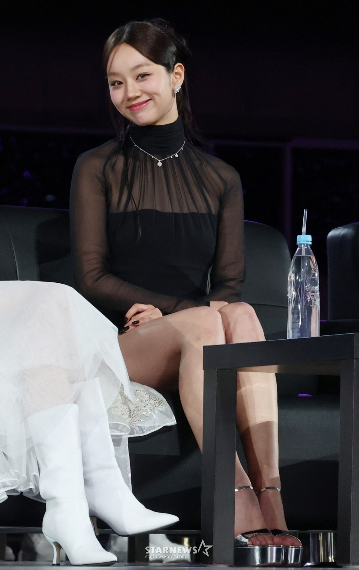 혜리가 2025년 12월 6일 가오슝 내셔널 스타디움에서 진행된 스타뉴스 주최 '10주년 아시아 아티스트 어워즈 2025(10th Anniversary Asia Artist Awards 2025, '10주년 AAA 2025')에서 무대를 바라보고 있다. /사진=김진경 kim.jinkyung@