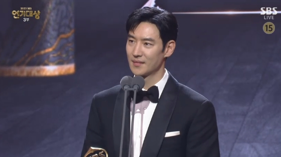 /照片="2025 SBS演技大赏"