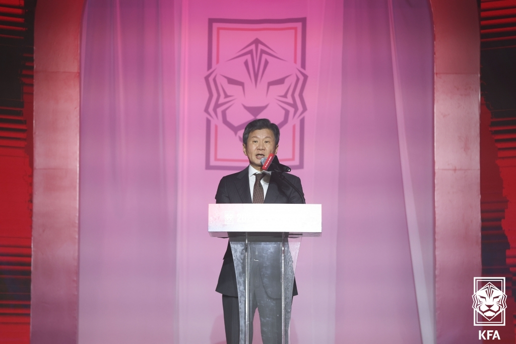 =大韩足球协会会长郑梦奎。