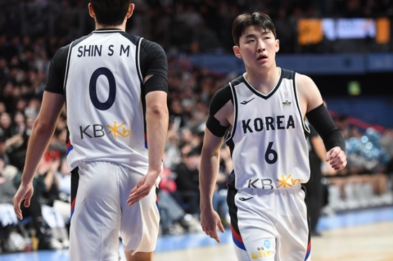 Moon Yoo-hyun (right) at the time of national team call-up in November 2024. /Photo = Courtesy of the Korea Basketball Association 