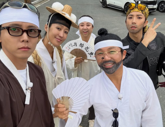 (From left) Joo Woo-jae Hong Jin-kyung Kim Sook Cho Se-ho Jang Woo-young / Photo = Hong Jin-kyung SNS