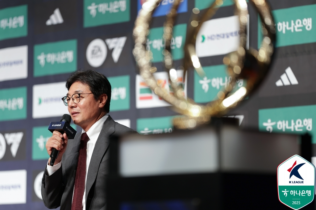 Director Hwang Sun-hong of Daejeon Hana Citizen. /Photo = Courtesy of the Korea Professional Football League