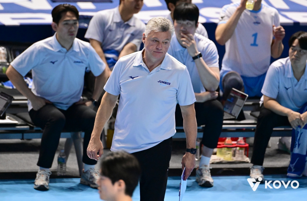 Korean Air coach Henan Dal Zotto. /Photo = Courtesy of the Korea Volleyball Federation