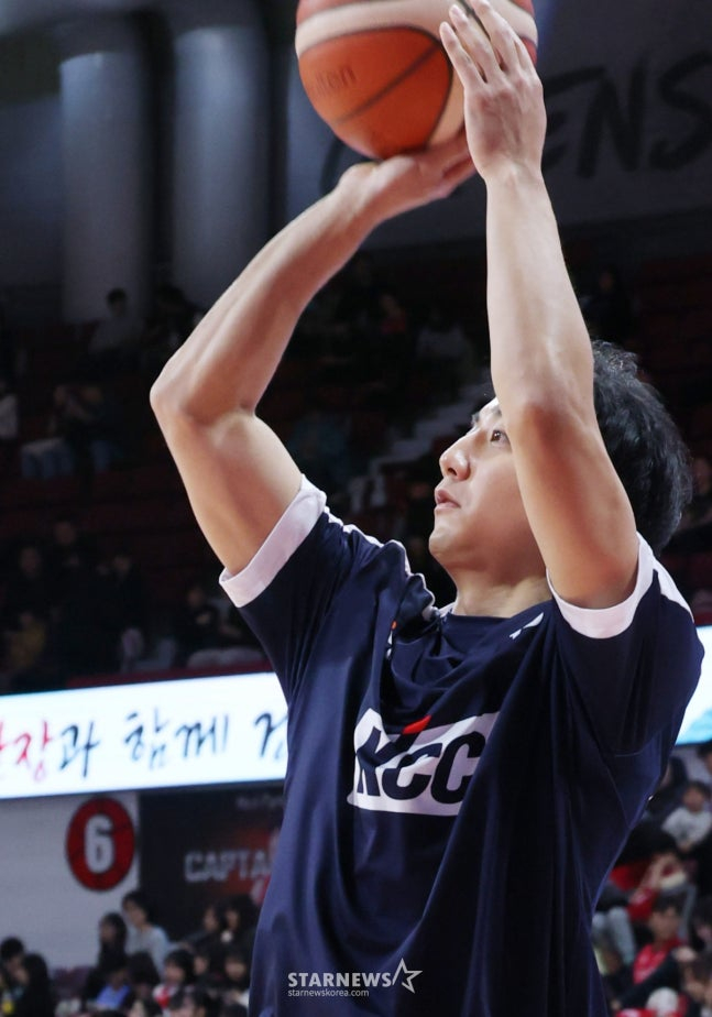 Heo Hoon đang tập luyện trước trận đấu ngày 4. /Ảnh = Người chờ đợi Kim Jin Kyung