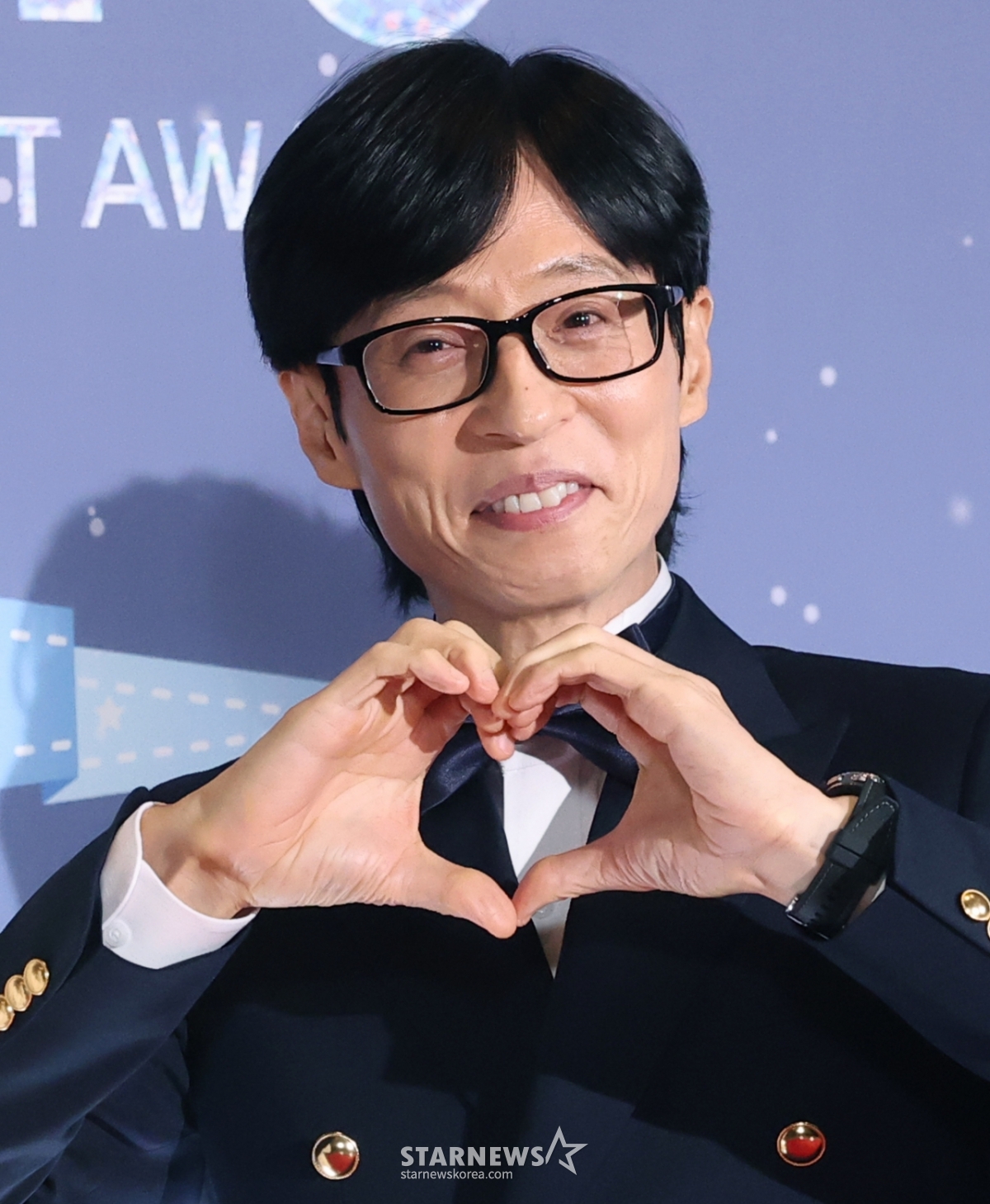 (首尔=新闻1)权铉辰记者=《闲着干嘛呢》组的刘在石29日下午出席了在首尔麻浦区MBC媒体中心公开大厅举行的"2025 MBC演艺大赏"红地毯活动。 2025.12.29/新闻1 Copyright©新闻1. Allrights reserved.禁止擅自转载和转载，禁止使用AI学习。 =照片=（首尔=新闻1）权铉辰。