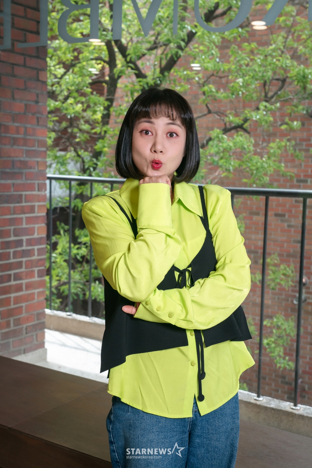 Ngày 26/3, Park Na Rae đang tạo dáng cho buổi họp báo chương trình giải trí LG U+ Mobile mang tên We're My Side. / Cung cấp ảnh = LGU + 2024.04.26 /Ảnh = Lee Dong Hoon