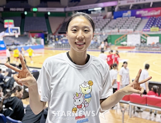 Kang Yoo-rim of Samsung Life Insurance poses after an interview with Star News. /Photo = Reporter Yang Jung-woong 