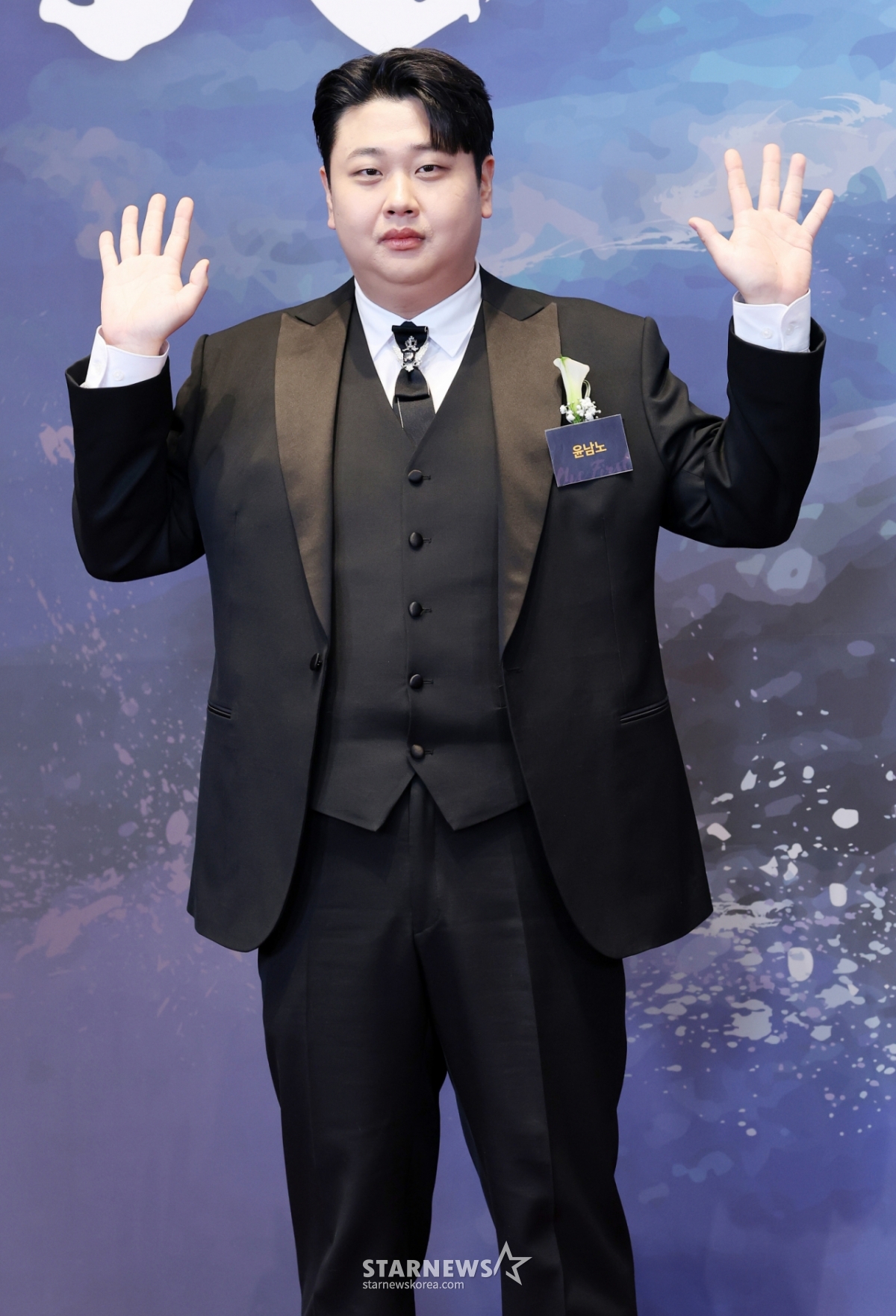 Chef Yoon Nam-no poses at the "2025 Korea First Brand Awards" photo wall held at the Shilla Hotel in Jung-gu, Seoul on the 6th. /2026.01.06 / Photo = Kim Hwi-seon hwijpg@