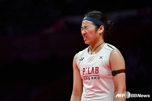 Ahn Se-young, who is suffering from thigh pain in the final of the World Tour Finals on December 21 last year. /AFPBBNews=News1