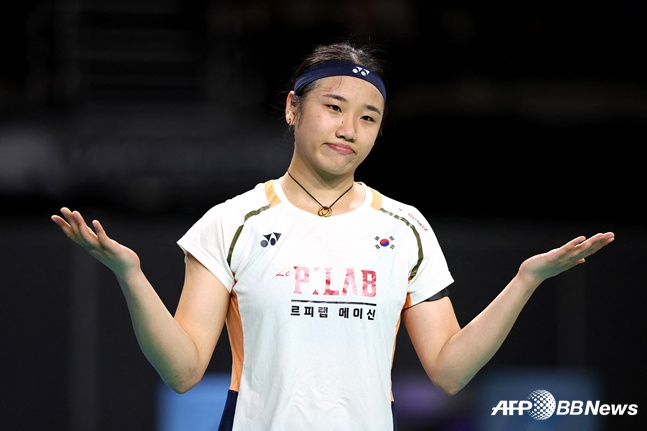 Ahn Se-young celebrates after winning the World Tour Finals last month. /AFPBBNews=News1