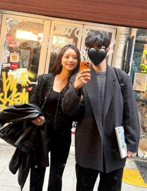 /Фото = Ким Джи Ён из SNS