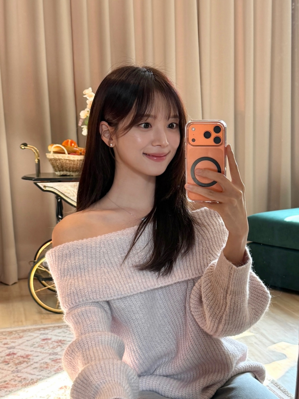 /Фото = Ким Джи Ён из SNS