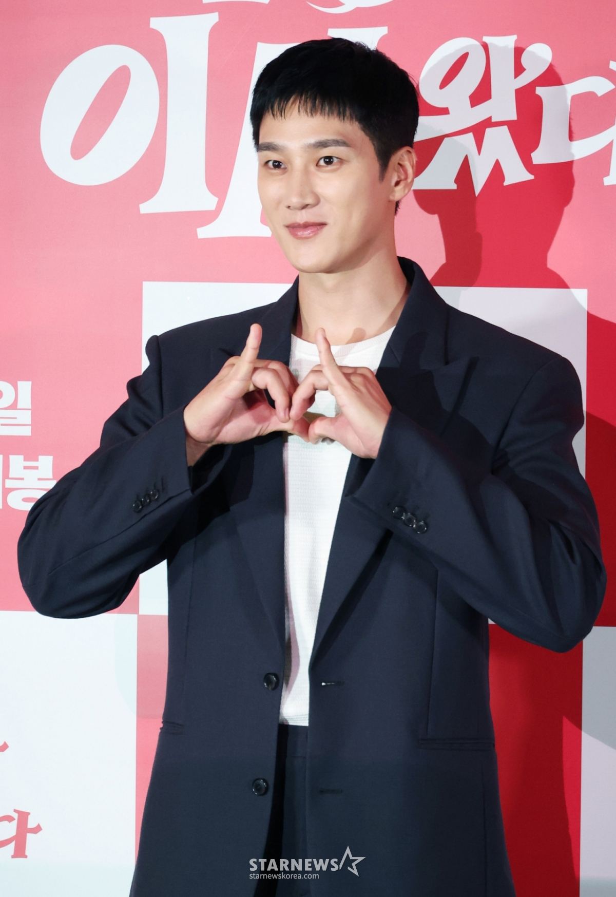 Actor Ahn Bo-hyun poses at the press distribution preview and press conference of the movie "The Devil Is Moving" (director Lee Sang-geun) at CGV Yongsan I'Park Mall in Seoul on the afternoon of the 6th. /2025.08.06 / Photo = Lee Dong-hoon photoguy@