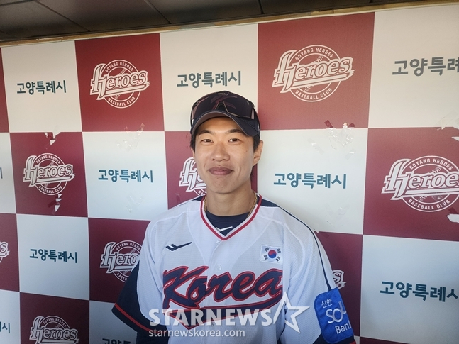 去年11月3日结束训练后，记者在高阳棒球场见到了宋成文。 =照片=韩联社记者朴秀珍。