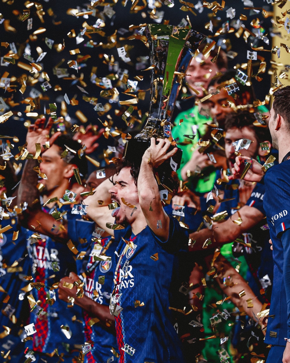 图为巴黎圣日耳曼（PSG）的2025杯冠军庆祝仪式。 =照片=PSG的SNS截图。