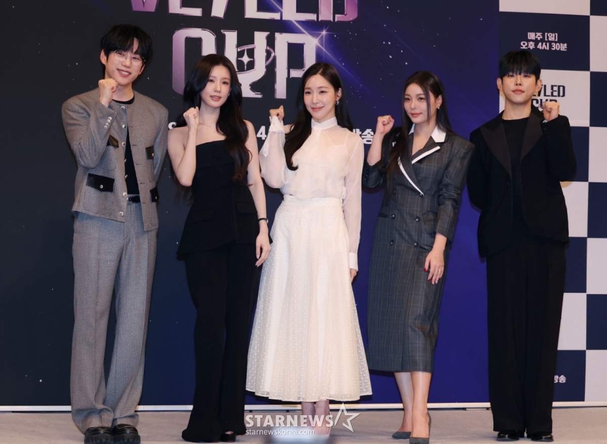Singers Kwon Jung-yeol, Mi-yeon, Tiffany Young, Ailee, and Paul Kim pose at the production presentation of the entertainment program "Bale Cup" held at SBS in Mok-dong, Yangcheon-gu, Seoul on the afternoon of the 9th. The Bild Cup, a global expansion of the Bild Musician, which draws attention from the planning stage under the title of "The World's Fairest Audition," which competes only with voices, is a vocal national competition in which the top three selected from nine Asian countries, including South Korea, China, Japan, the Philippines, Thailand, Indonesia, Vietnam, Mongolia and Laos, are competing with the pride of the country. /2026.01.08 / Photo = Lee Dong-hoon photoguy@