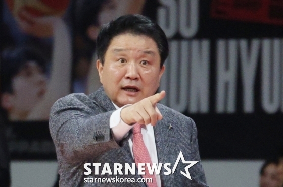 Yoo Do-hoon, the director of the articles of association, is directing the operation. /Photo = Kim Jin-kyung on standby