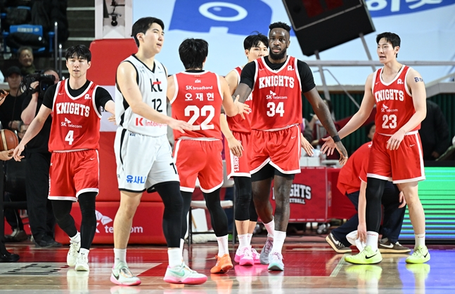 Jamil Warney (No. 34). /Photo = Courtesy of KBL