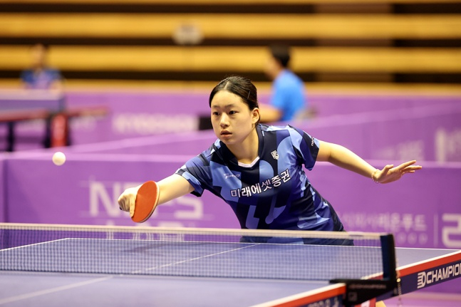 Lee Seung-mi (Mirae Asset Securities) passed the first round of selection with a victory.