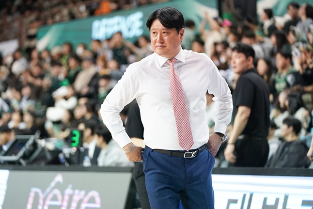 Director Moon Kyung-eun of Suwon KT. /Photo = Courtesy of KBL