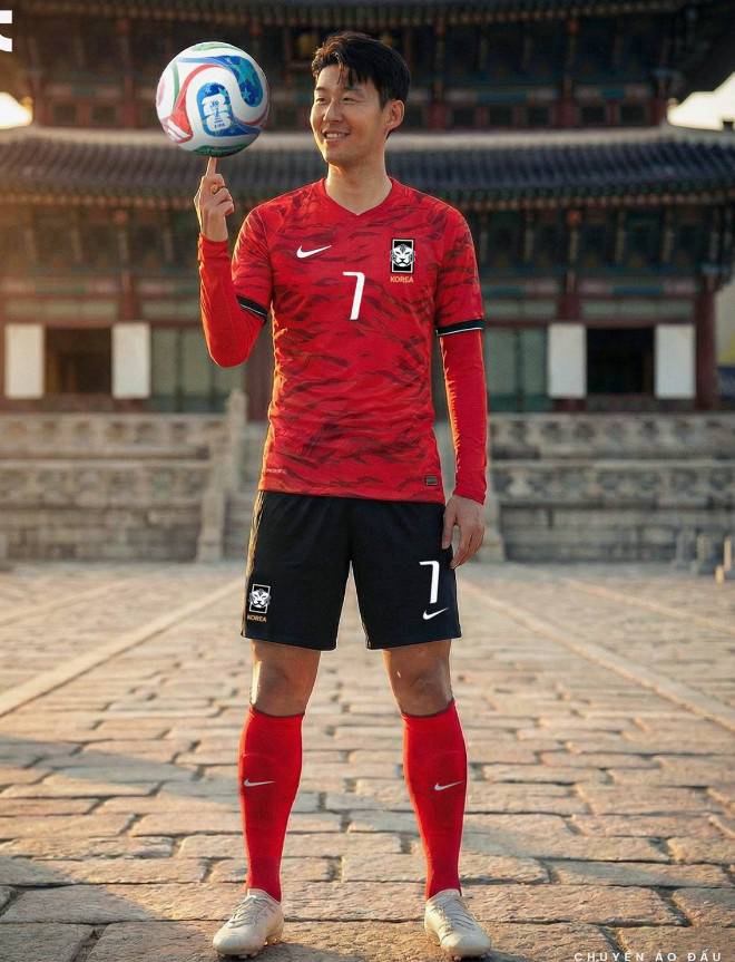 =图为，孙兴慜身穿韩国国家足球队新队服。