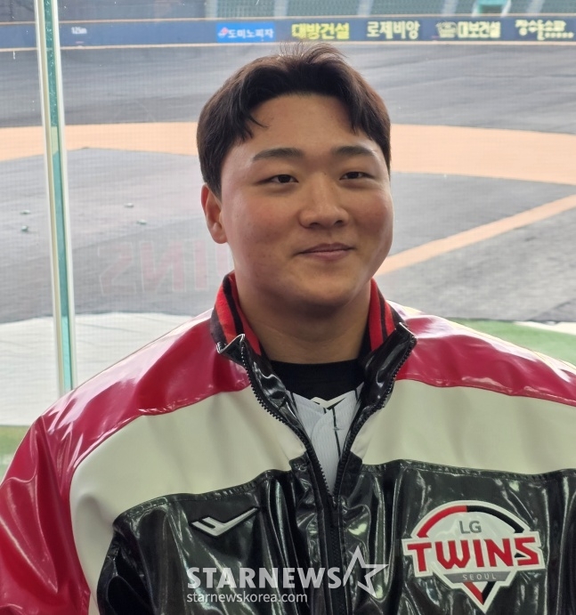 LG李在元(音)6日在首尔蚕室棒球场举行的"2026 LG Twins新年问候会"之前接受了记者的采访。 =照片=金东润。