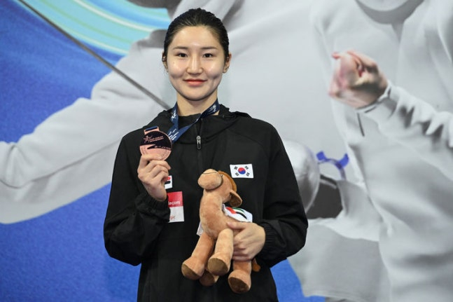 Korean fencing women's epee Lee Hye-in. /Photo = Courtesy of the Korea Fencing Association