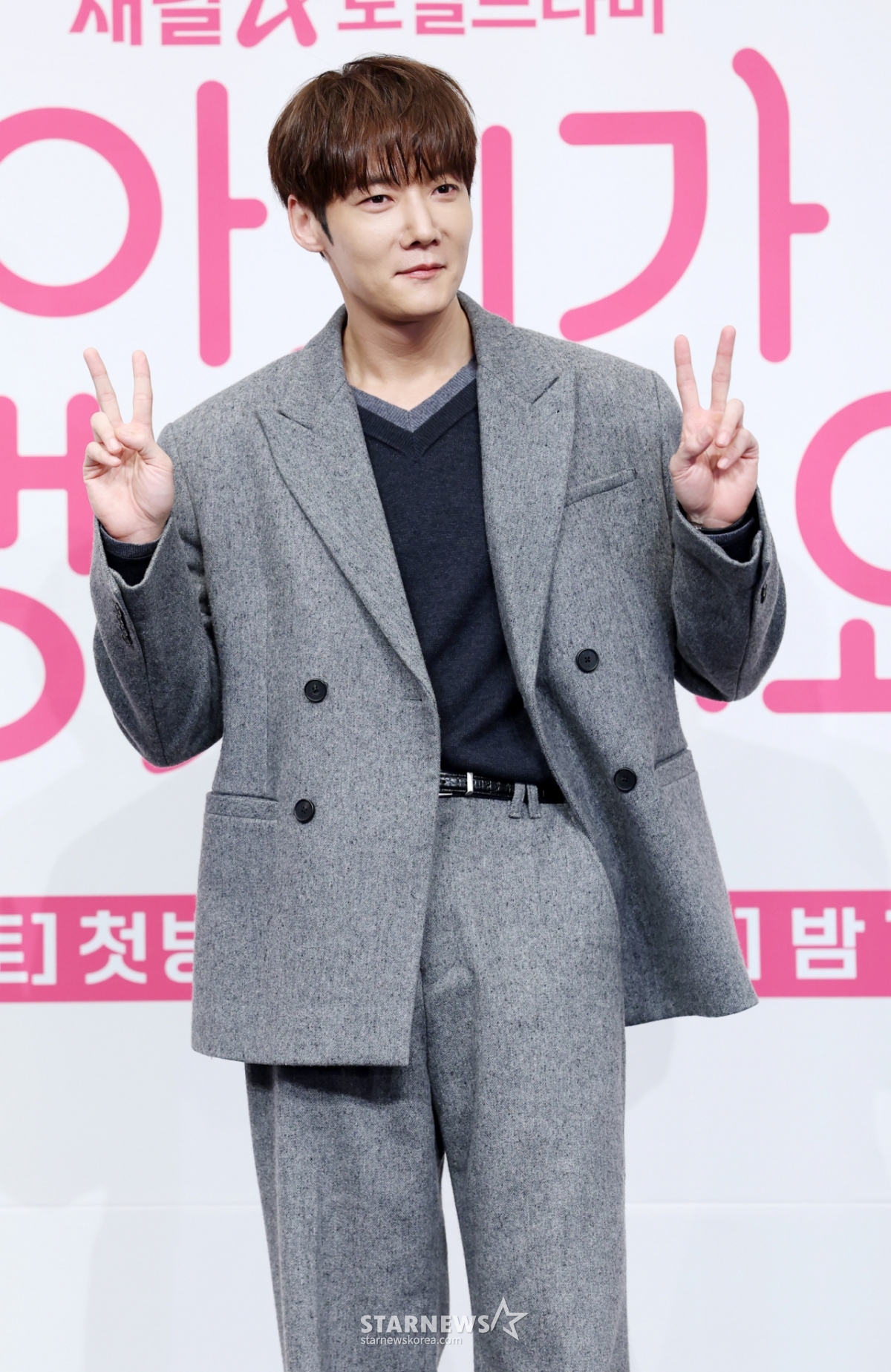 Actor Choi Jin-hyuk poses at the production presentation of Channel A's Saturday-Sunday drama "I Have a Baby" held at The Link Hotel in Guro-gu, Seoul on the 13th. /2026.01.13 / Photo = Kim Hwi-seon hwijpg@