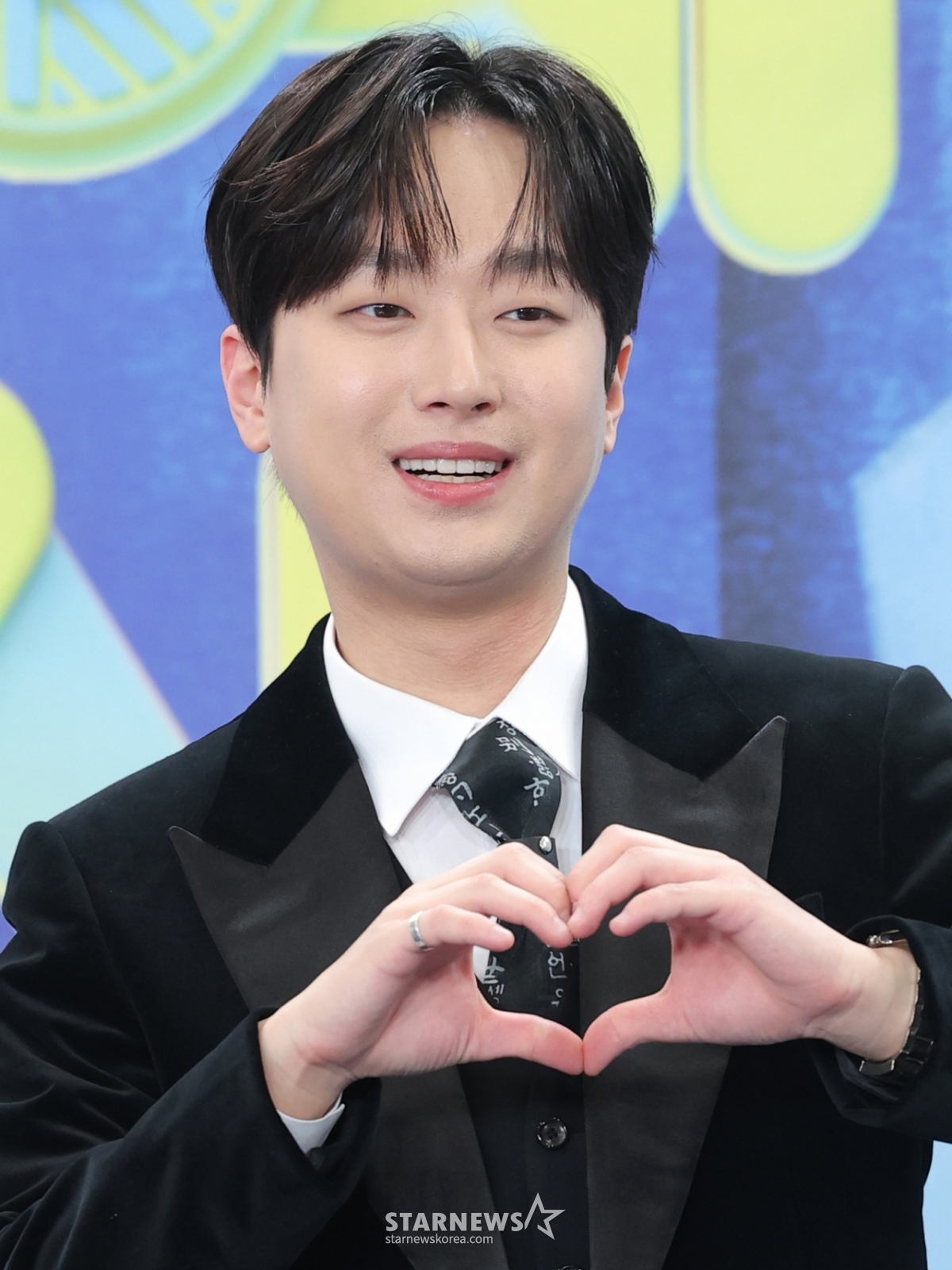 (Seoul = News1) Reporter Kwon Hyun-jin = Singer Lee Chan-won poses at the "2025 KBS Entertainment Awards" held at KBS Hall in Yeongdeungpo-gu, Seoul on the 20th. 2025.12.20/News1 Copyright © News1. All rights reserved. Unauthorized reproduction and redistribution, prohibition of using AI learning. /Photo = (Seoul = News 1) Reporter Kwon Hyun-jin