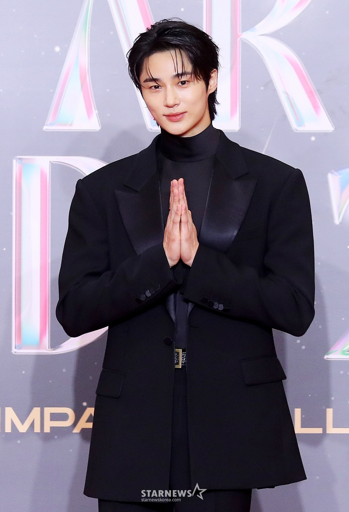 27日下午,演员卞宇锡出席了在泰国曼谷IMPACT Challenger Hall 1-2举行的"第9届亚洲艺术家大奖"(The 9th Asia Artist Awards,以下简称"AAA 2024")红地毯活动,并摆出造型,供记者们拍照。 =金昌贤 chmt@