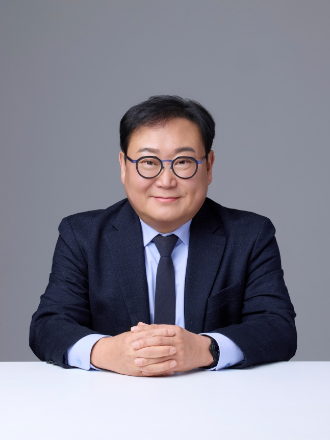 Lee Seung-won, president of the Korea Professional Table Tennis Federation. /Photo = Courtesy of the Korea Professional Table Tennis Federation