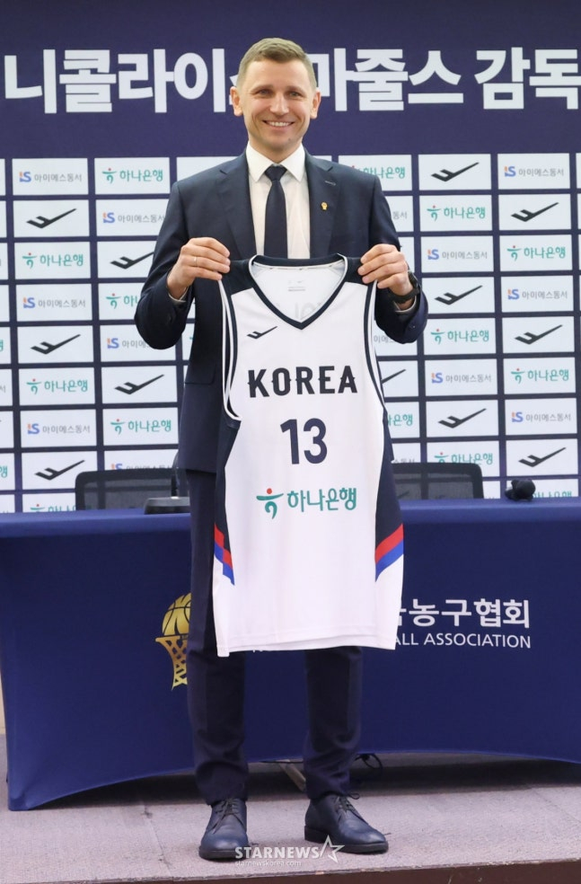 My birthday is on October 13, so I chose Marjules. /Photo = Kim Jin-kyung on standby