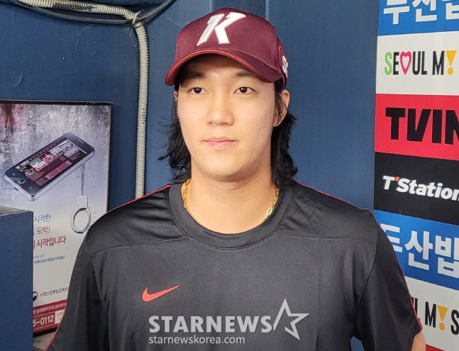 Ahn Woo Jin đã có cuộc phỏng vấn sau khi đăng ký vào đội 1 trong mùa giải 2025. Ảnh = Star News