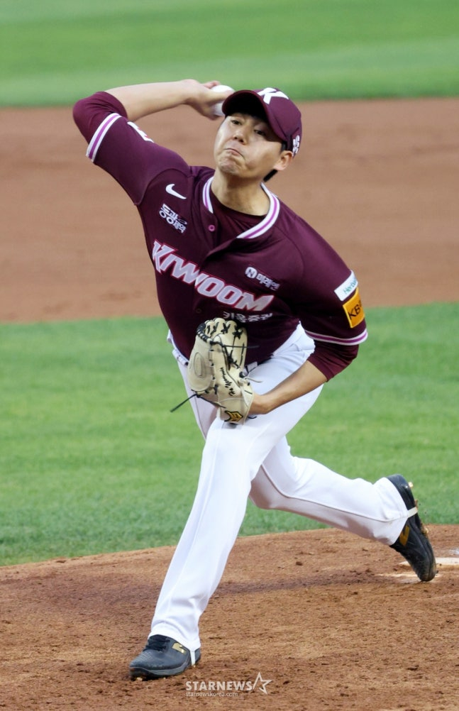 Hình ảnh ném bóng ngược của Ha Young Min. /Ảnh = Người chờ đợi Kim Jin Kyung