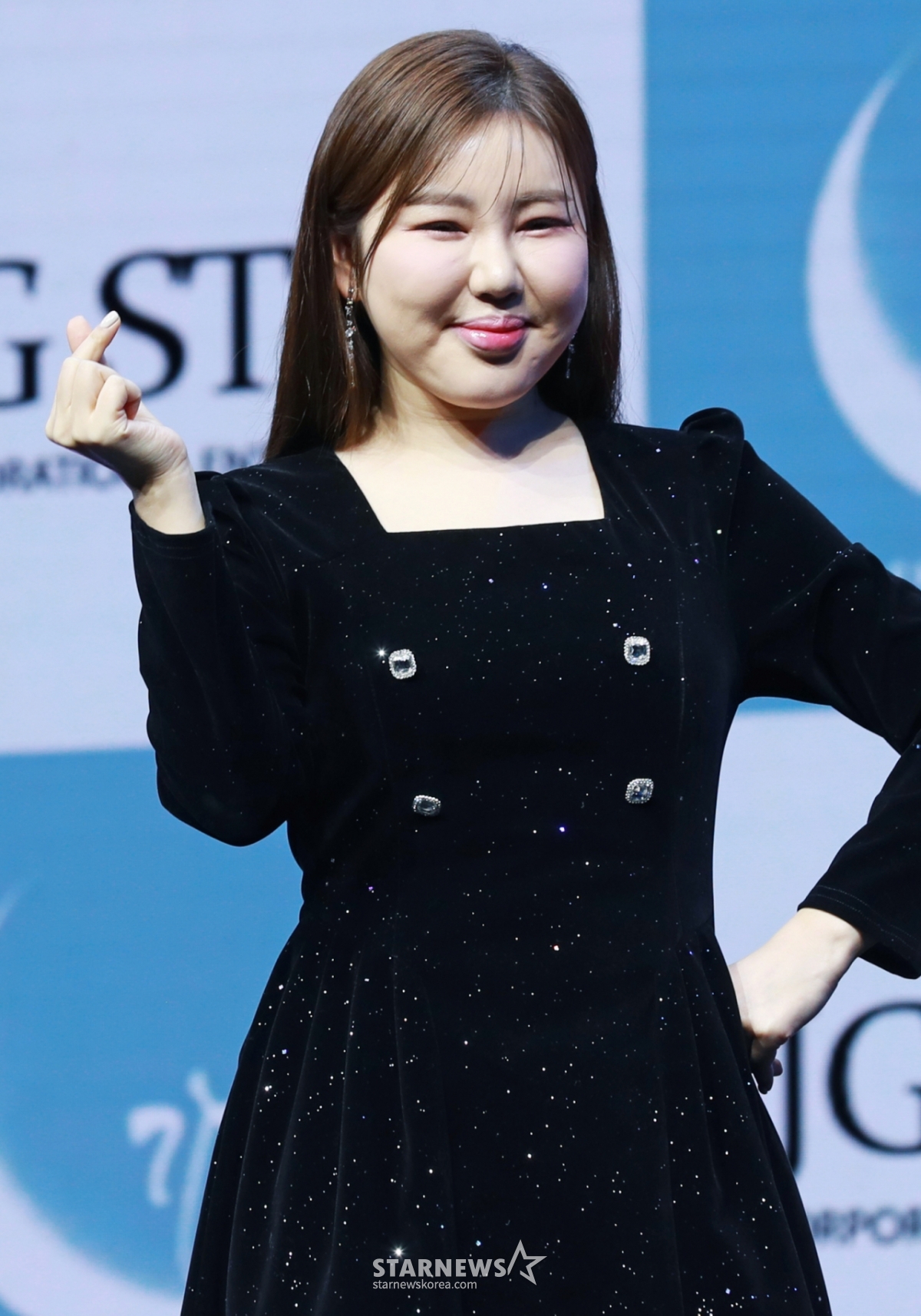 歌手ソン·ガインが11日午後、ソウル江西区スカイアートホールで行われた正規4集「ガイン;月」発売記念ショーケースでポーズを取っている。 /2025.02.11 /写真=イ·ドンフン photoguy@