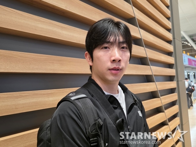 KT Oh Won-seok is interviewing reporters at Incheon International Airport ahead of his departure from Australia's spring camp on the 21st. /Photo = Reporter Kim Dong-yoon