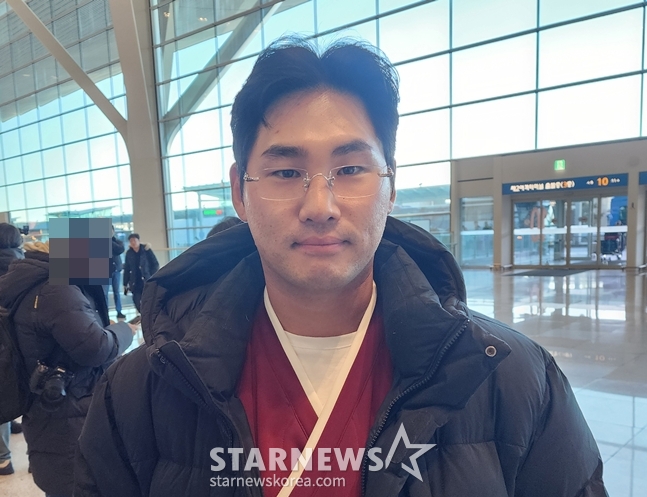 22-го числа перед отъездом из страны Лим Джи Ёль встретился с репортерами. /Фото = Аплодисменты репортера