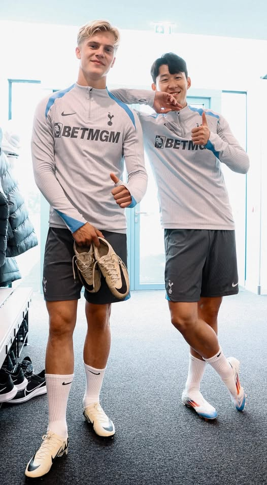 トッテナム·ホットスパー時代、孫興民（ソン·フンミン、右）とルーカス·ベリバル。 /写真=トッテナム·ホットスパー公式ソーシャル·ネットワーキング·サービス（SNS）