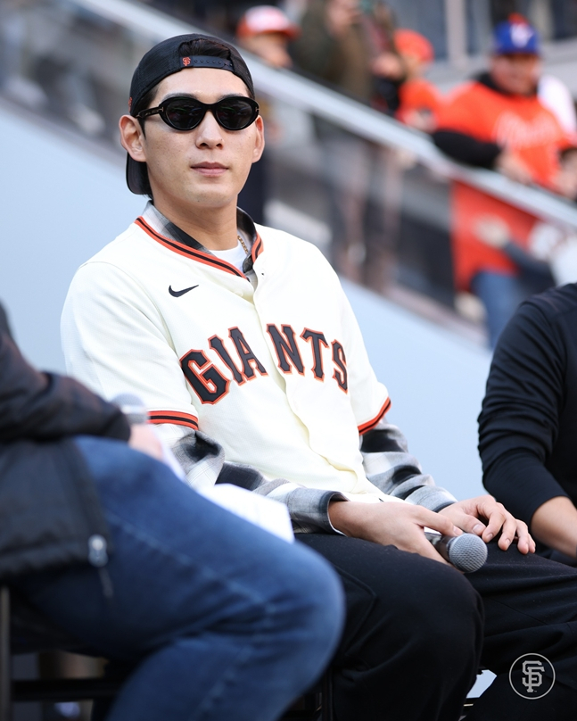 25日に行われたファンイベントに出場した李ジョンフの姿。 /写真=サンフランシスコ·ジャイアンツ公式SNS