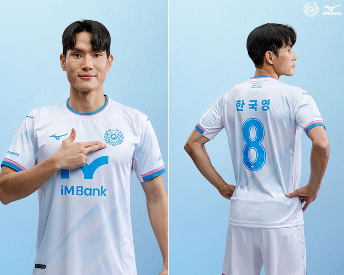Han Kook-young wearing Daegu FC uniform in the 2026 season. /Photo = Courtesy of Daegu FC