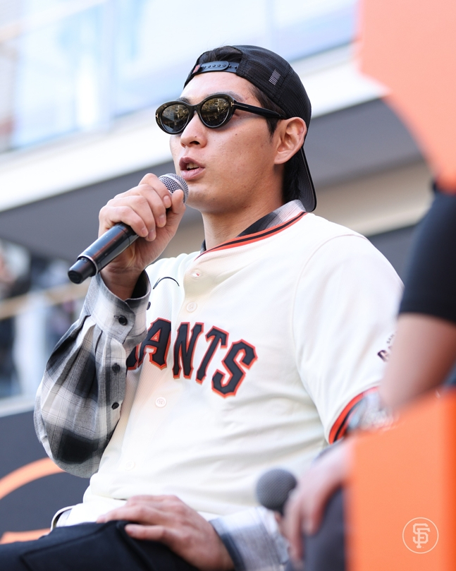 这是本月25日参加粉丝活动的李政厚。 =照片=旧金山巨人队官方SNS。